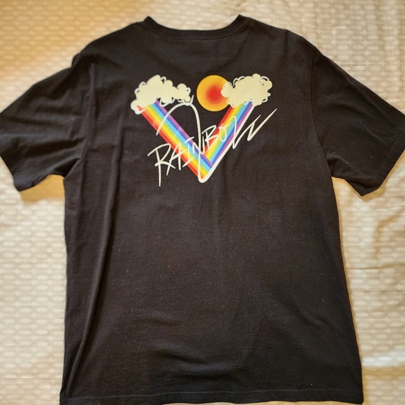 Official WayV Rainbow V shirt - Picture 1 of 3